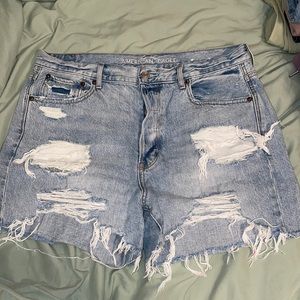 American Eagle 90s Boyfriend Shorts